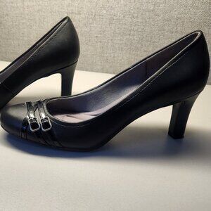 Life Stride Black Heels NWOT
